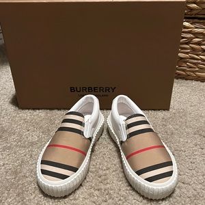 Brand new Burberry snickers for toddler size 9.5